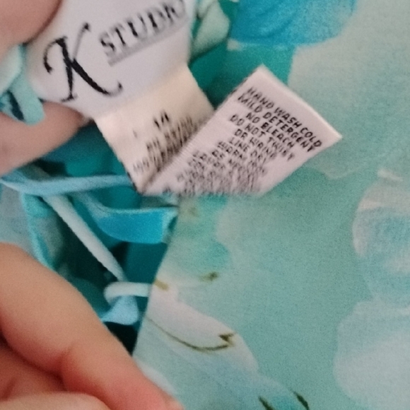 Floral Blue And Green Halter Dress - Picture 7 of 10